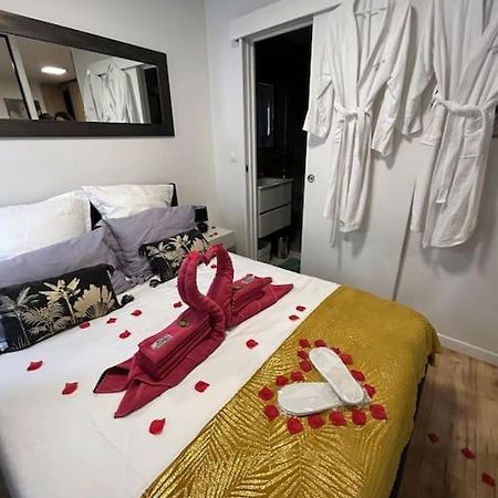 Love Room A Cannes - Appartement 25M2 Pour 2 Personnes Avec Un Jacuzzi Prive Zewnętrze zdjęcie